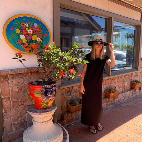 Maxi Chic UPF50+ dress straight from our closed Laguna Beach store! - Picture 5 of 5